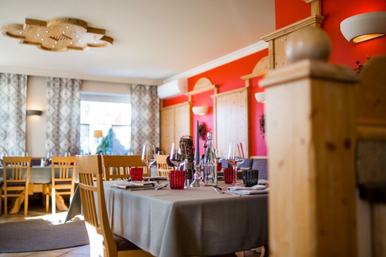 Romantisches Restaurant Ambiente im Hotel Gasthof Strasswirt am Nassfeld in Kärnten